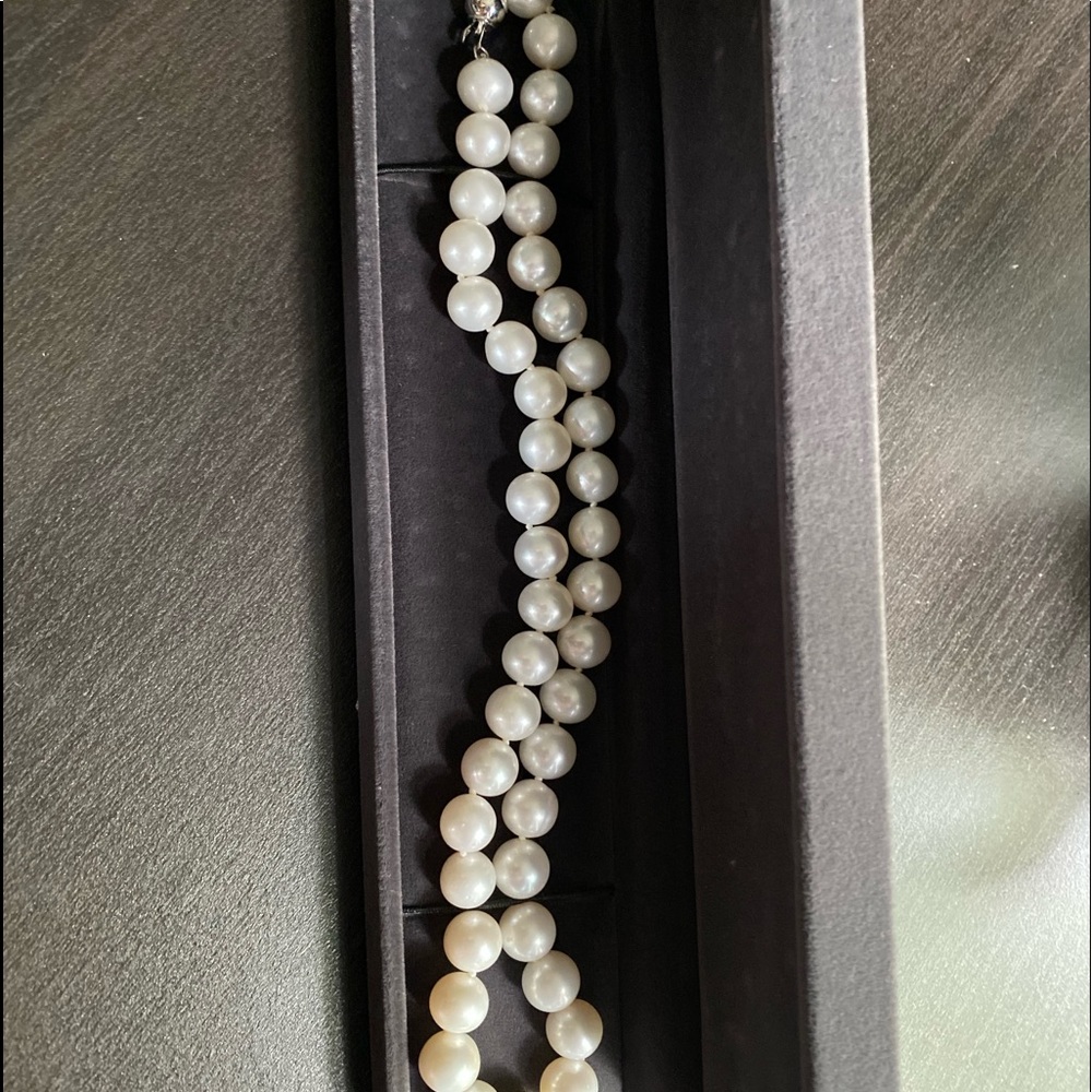 Freshwater pearl necklace